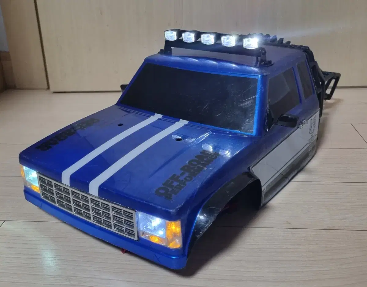 [RC카]1/10트라이얼용 풀led 바디 trx4 scx10 Yk4102